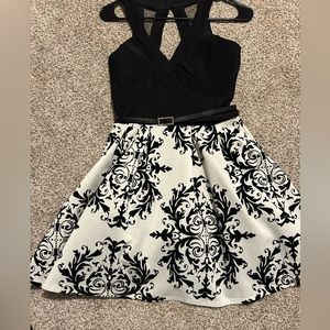 Juniors Dress